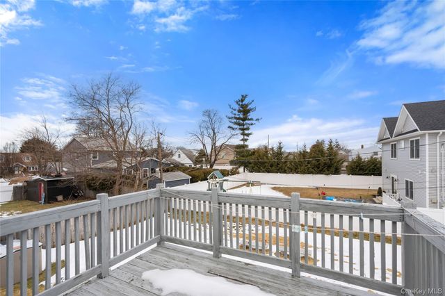 22 Woodcrest Road, Hicksville, NY 11801