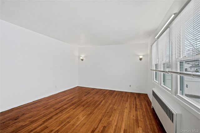 22 Woodcrest Road, Hicksville, NY 11801