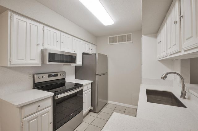 12955 Woodforest Boulevard 14, Houston, TX 77015