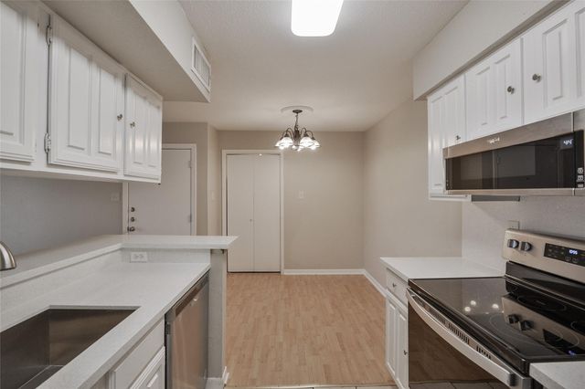 12955 Woodforest Boulevard 14, Houston, TX 77015