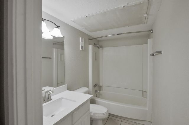 12955 Woodforest Boulevard 14, Houston, TX 77015