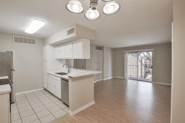 12955 Woodforest Boulevard 14, Houston, TX 77015