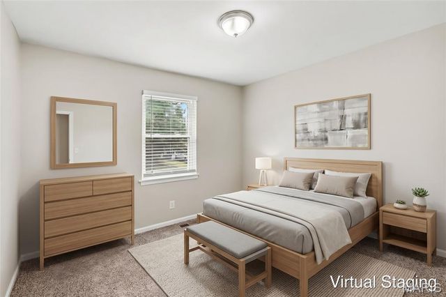 5329 Ville Angela Lane, Hazelwood, MO 63042
