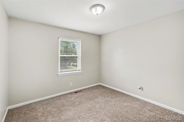 5329 Ville Angela Lane, Hazelwood, MO 63042