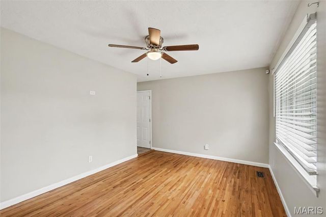 5329 Ville Angela Lane, Hazelwood, MO 63042