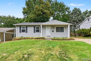 5329 Ville Angela Lane, Hazelwood, MO 63042