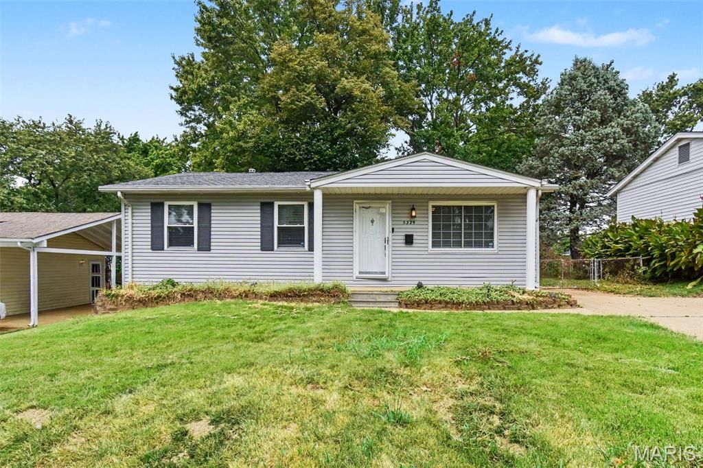5329 Ville Angela Lane, Hazelwood, MO 63042