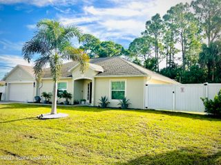 499 Bayard Avenue NE, Palm Bay, FL 32907