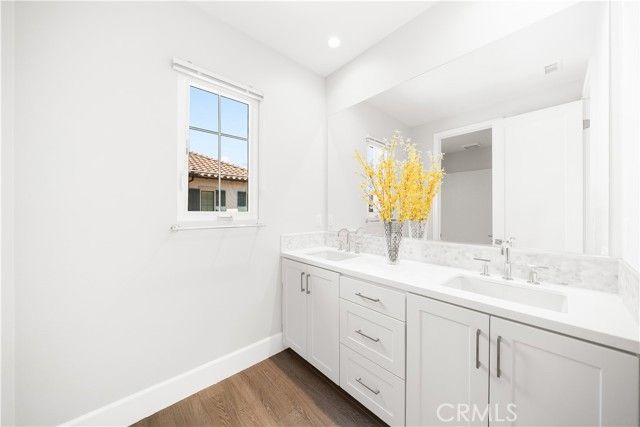 117 Donati, Irvine, CA 92602