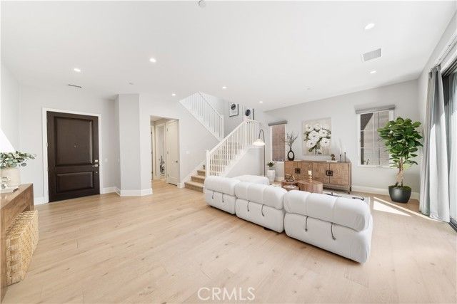 117 Donati, Irvine, CA 92602