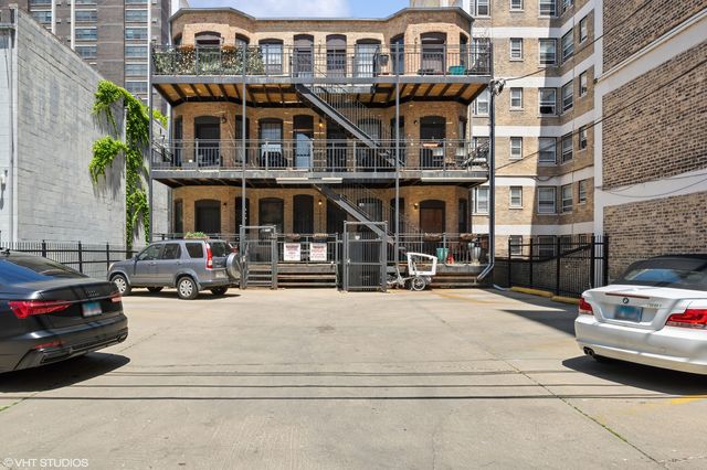 929 W Eastwood Avenue GW, Chicago, IL 60640