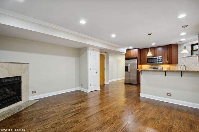 929 W Eastwood Avenue GW, Chicago, IL 60640