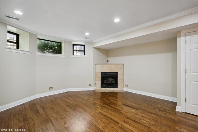 929 W Eastwood Avenue GW, Chicago, IL 60640