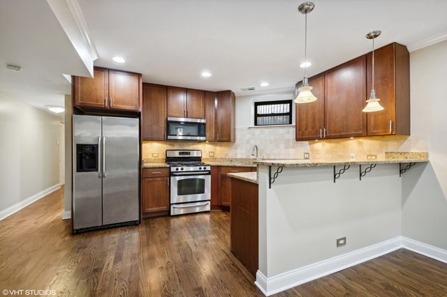 929 W Eastwood Avenue GW, Chicago, IL 60640