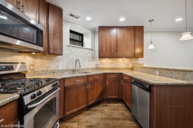 929 W Eastwood Avenue GW, Chicago, IL 60640