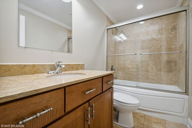 929 W Eastwood Avenue GW, Chicago, IL 60640