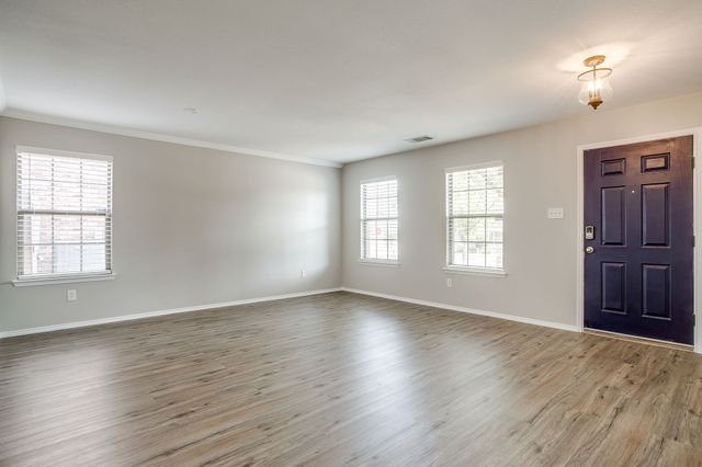 10633 Lipan Trail, Fort Worth, TX 76108