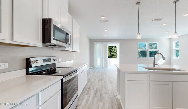 6859 MIRAGE Street, Jacksonville, FL 32244