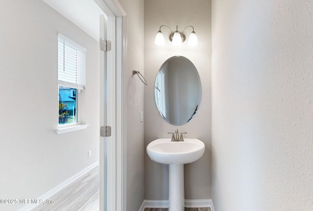 6859 MIRAGE Street, Jacksonville, FL 32244