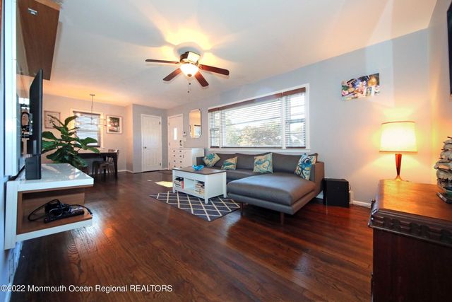 18 Crestview Drive, Middletown, NJ 07748