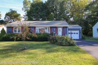 18 Crestview Drive, Middletown, NJ 07748