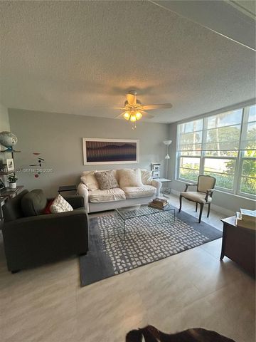 4017 N Cypress Dr 102, Pompano Beach, FL 33069