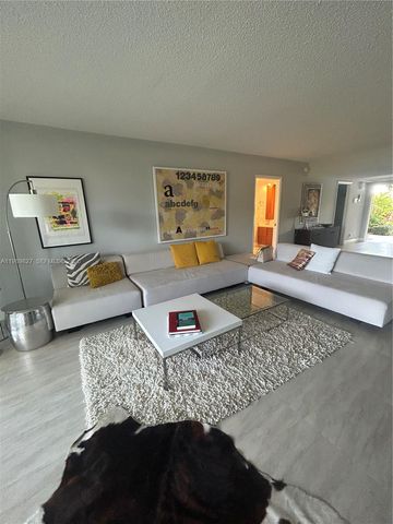 4017 N Cypress Dr 102, Pompano Beach, FL 33069