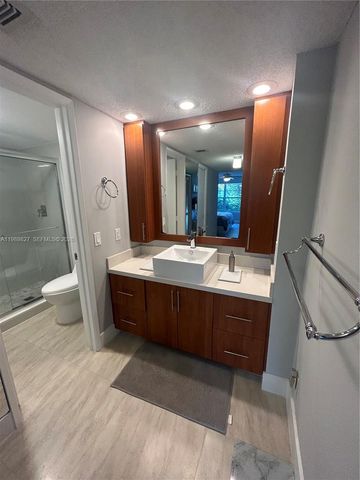 4017 N Cypress Dr 102, Pompano Beach, FL 33069