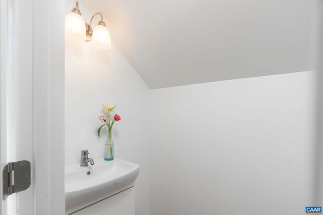 375 FENCE RD, Earlysville, VA 22936