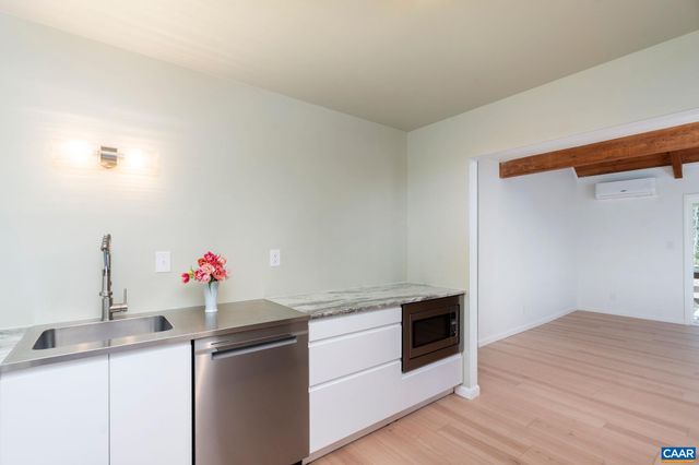375 FENCE RD, Earlysville, VA 22936