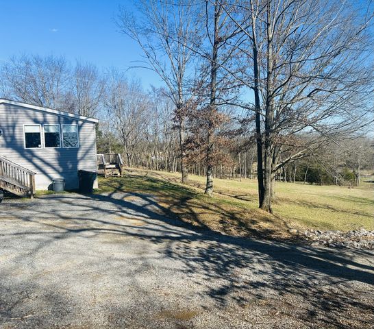 112 Carter Ln, Castalian Springs, TN 37031