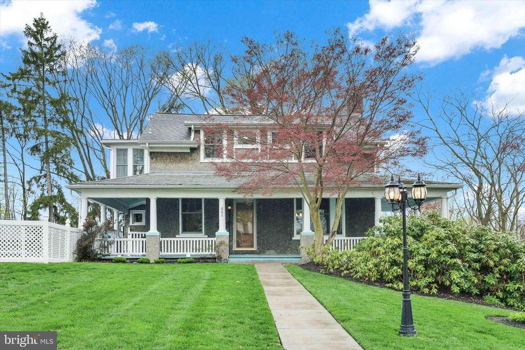 662 S MARKET ST, Elizabethtown, PA 17022