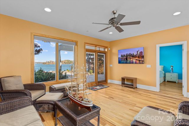 139 Long Cove Lane, Mooresville, NC 28117