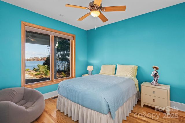 139 Long Cove Lane, Mooresville, NC 28117