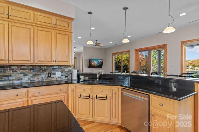 139 Long Cove Lane, Mooresville, NC 28117