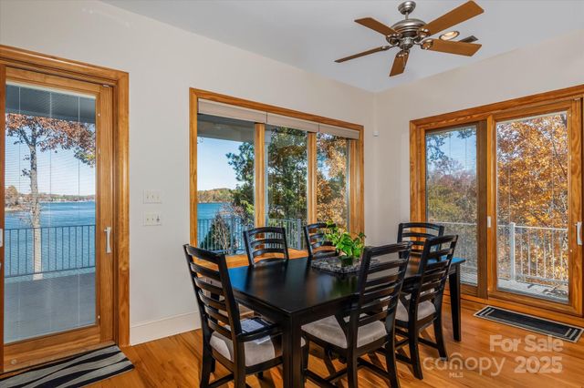 139 Long Cove Lane, Mooresville, NC 28117