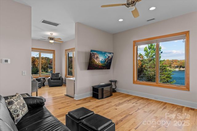 139 Long Cove Lane, Mooresville, NC 28117