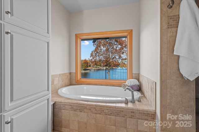 139 Long Cove Lane, Mooresville, NC 28117