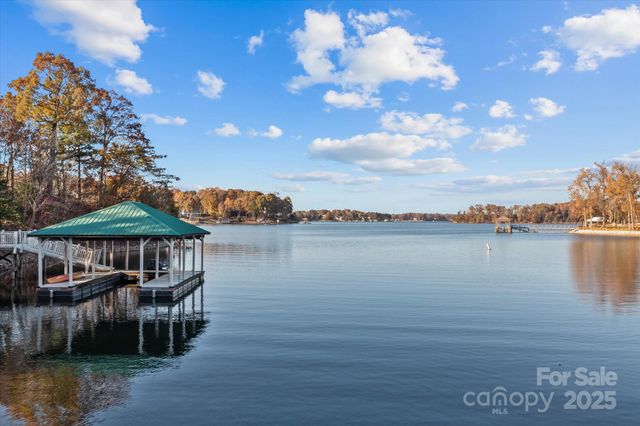 139 Long Cove Lane, Mooresville, NC 28117