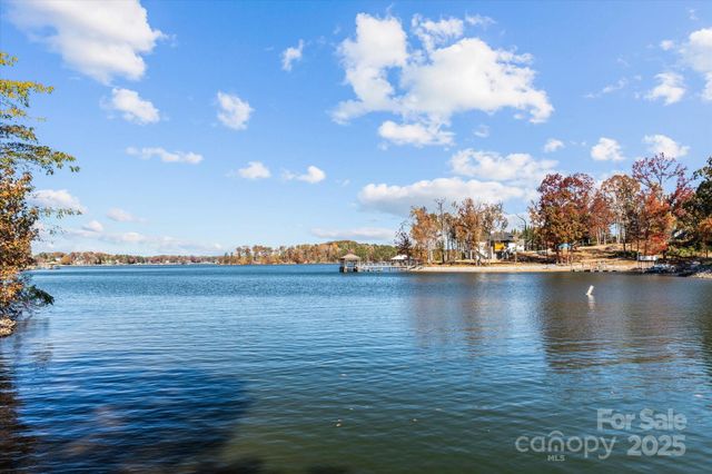 139 Long Cove Lane, Mooresville, NC 28117