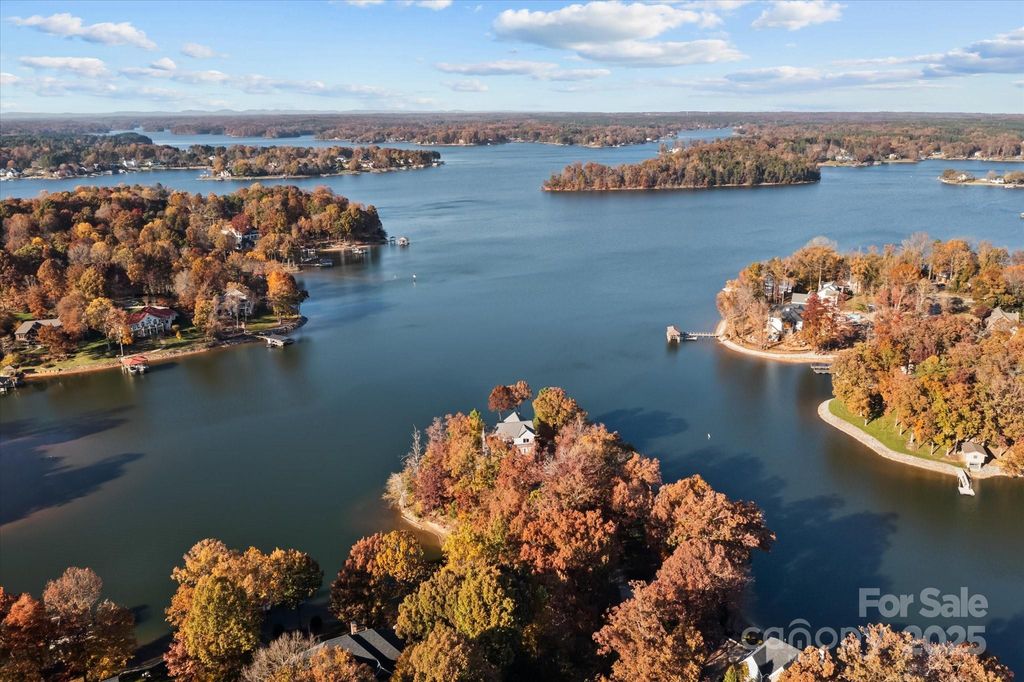 139 Long Cove Lane, Mooresville, NC 28117