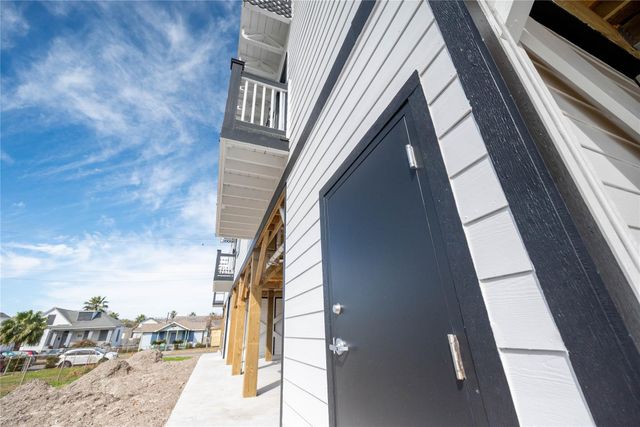 807 Avenue K a, Galveston, TX 77550