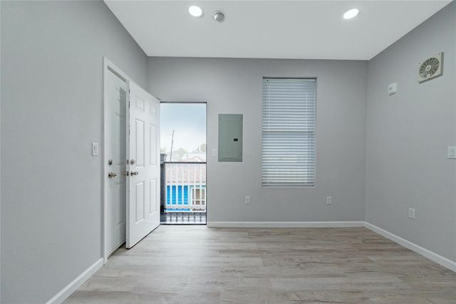 807 Avenue K a, Galveston, TX 77550