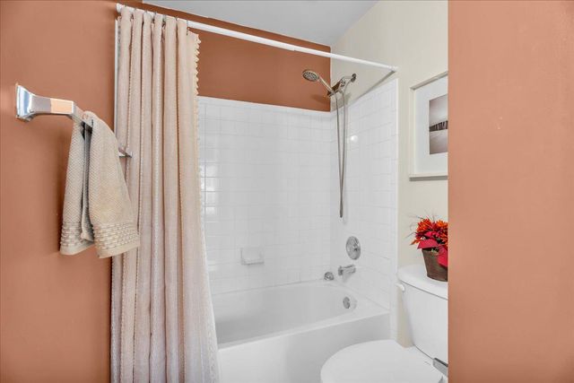 82 CLEMENS LN, Blackwood, NJ 08012