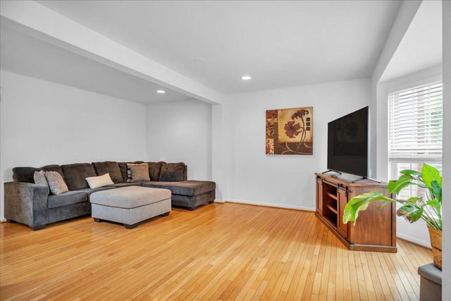 82 CLEMENS LN, Blackwood, NJ 08012