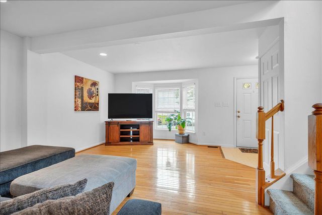 82 CLEMENS LN, Blackwood, NJ 08012