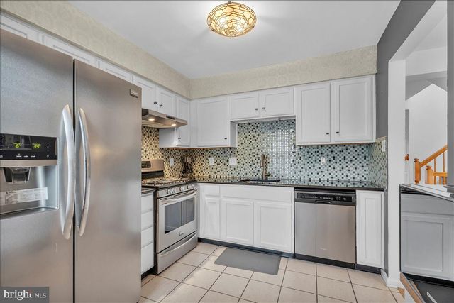 82 CLEMENS LN, Blackwood, NJ 08012