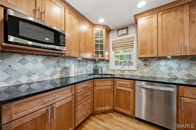 838 Winesap Lane, Kirkwood, MO 63122
