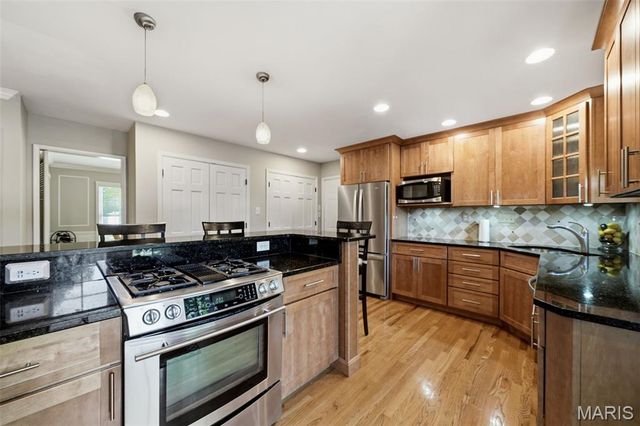 838 Winesap Lane, Kirkwood, MO 63122