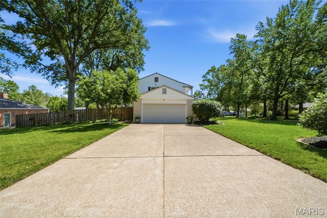 838 Winesap Lane, Kirkwood, MO 63122